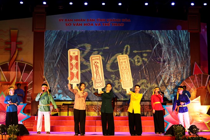 bieu-dien-nghe-thuat-bai-choi bieu-dien-nghe-thuat-bai-choi